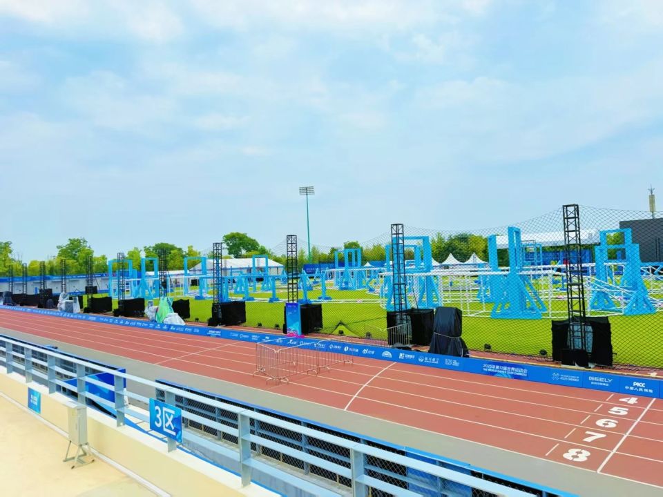 Lyujb, 方便观众一 Lyujb, 方便观众一