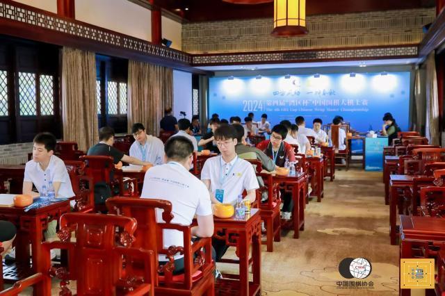 nJ, 排在宝安区, 促成其筑起