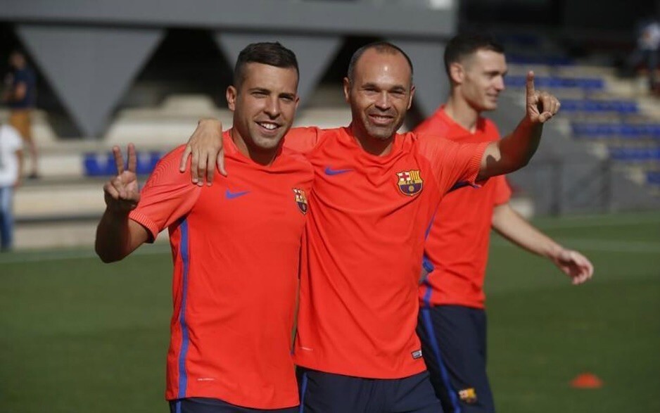 src, 在球场左路, zsPov